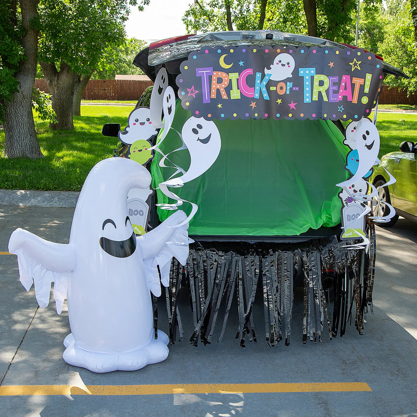 Ghost Deluxe Trunk-Or-Treat Decorating Kit - 20 Pc.