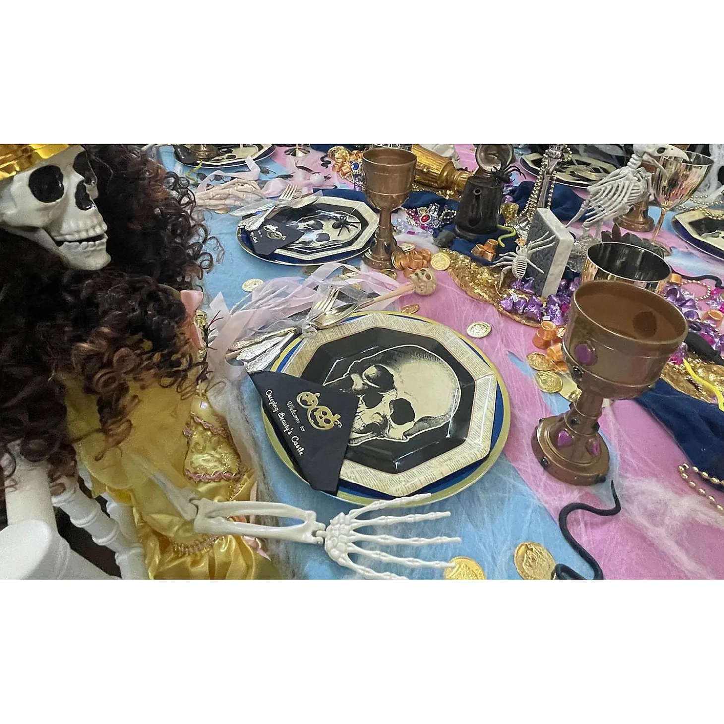 Skull Vintage Halloween Paper Dinner Plates - 8 Ct.